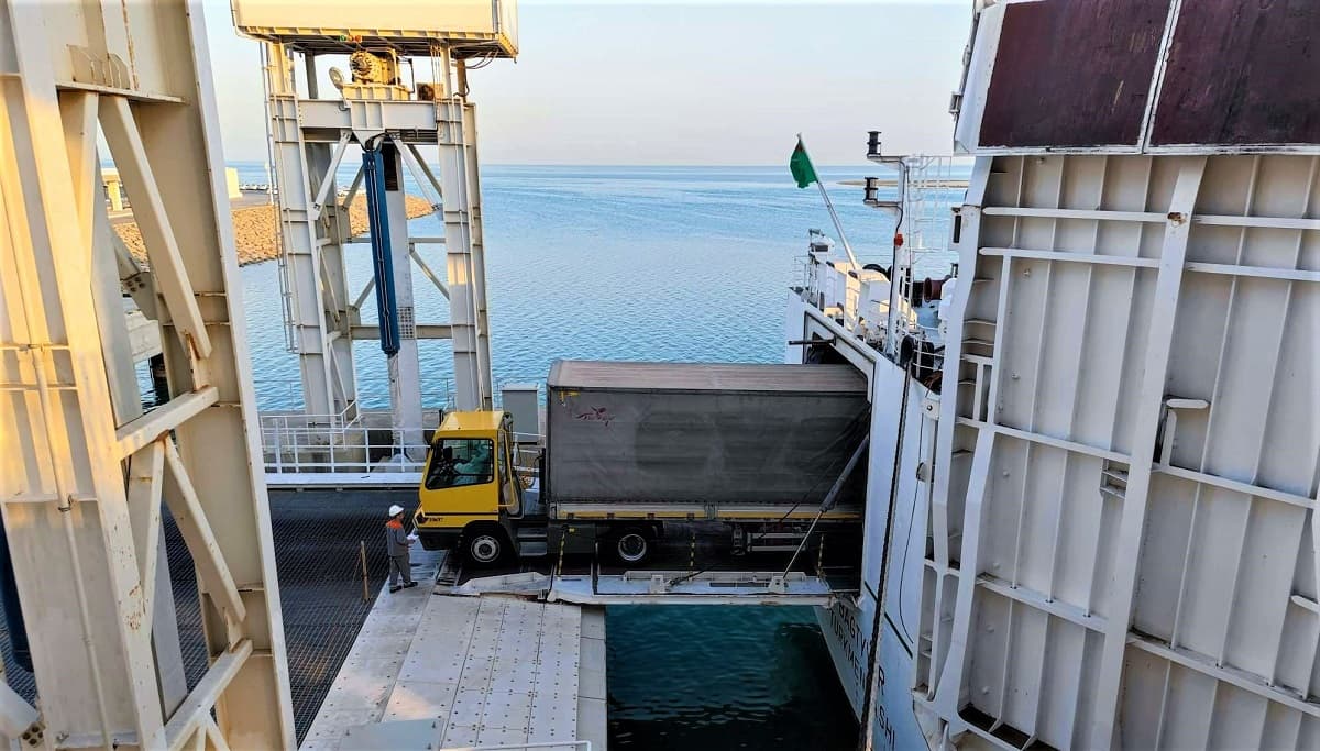 Türkmenistan gyrgyzystanly awtoulag ýük daşaýjylaryna port hyzmatlary üçin ýeňillikler berer