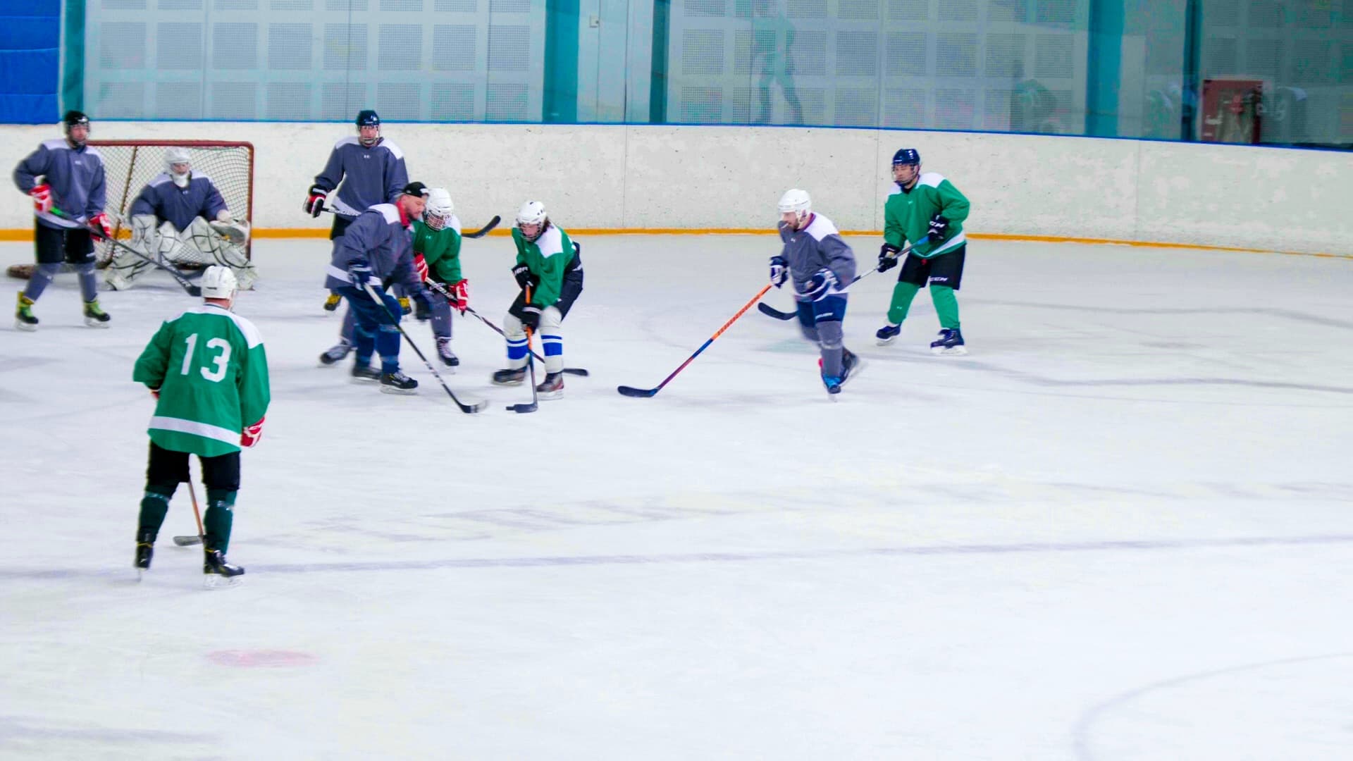 osvojte-azy-ledovyh-batalij-vmeste-s-klubom-lyubitelej-hokkeya-v-ashhabade