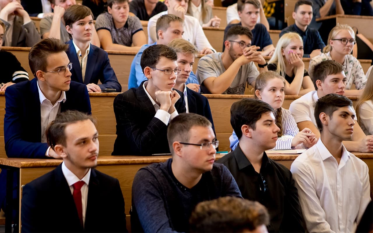 russiyanyn-yokary-okuw-mekdebine-kwota-boyunca-6-adimde-giryaris-turkmenistandaky-russiyanyn-oyunden-gollanma