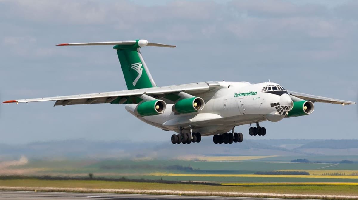 Turkmenistan sent another plane to Turkey with humanitarian aid for children