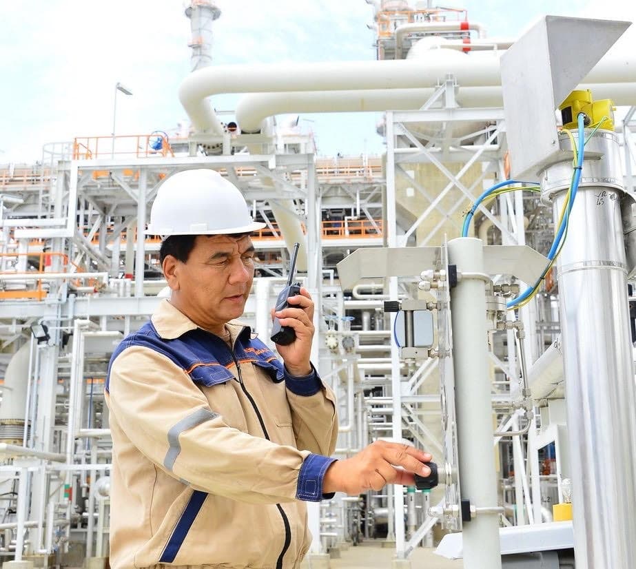 The oldest oil field in Turkmenistan uses modern equipment