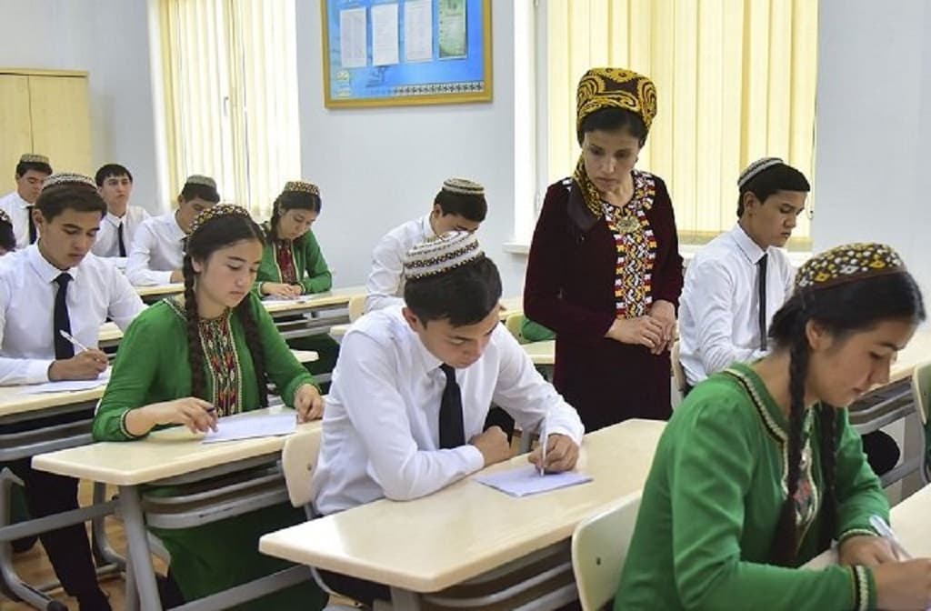 v-turkmenistane-projdet-i-olimpiada-po-russkomu-yazyku-sredi-starsheklassnikov