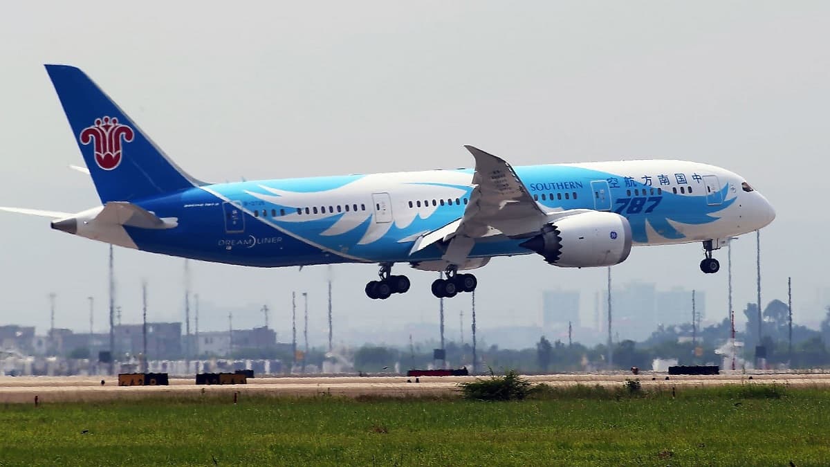 Hytaýyň China Southern Airlines awiakompaniýasy Urumçiden Aşgabat şäherine uçuşlaryny dikeldýär