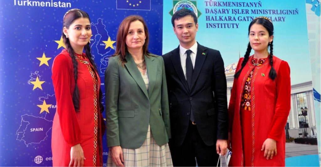 Türkmenistanyň DIM-niň HGI-da gender deňligi temasy boýunça talyplaryň arasynda çekişmeler geçirildi