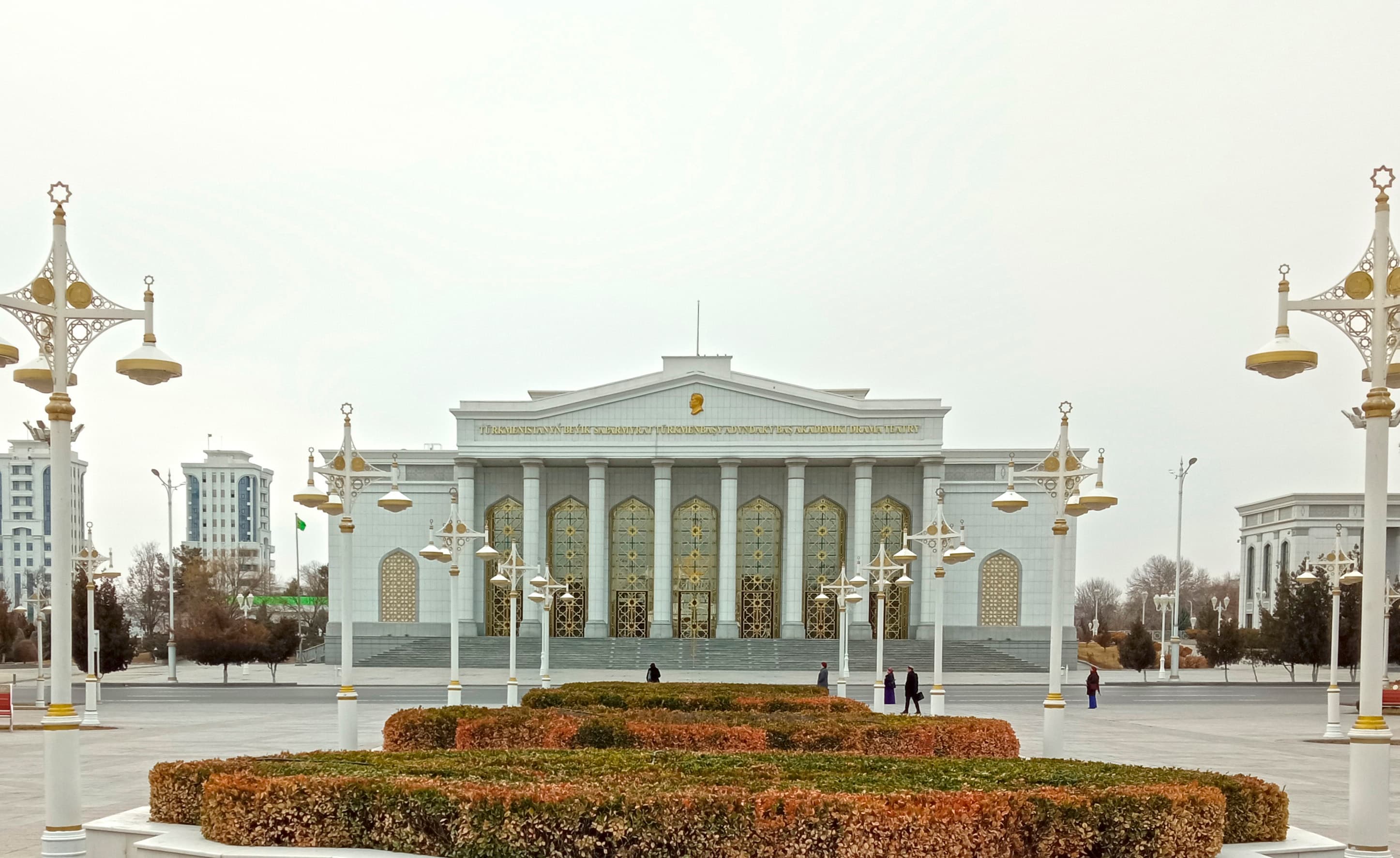 Репертуар Главного академического драматического театра Туркменистана имени Великого Сапармурата Туркменбаши на 21-22 марта