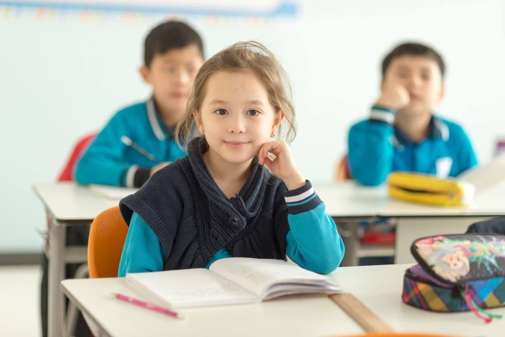 rossiya-postroit-v-kyrgyzstane-russkoyazychnye-shkoly-i-solnechnuyu-elektrostanciyu