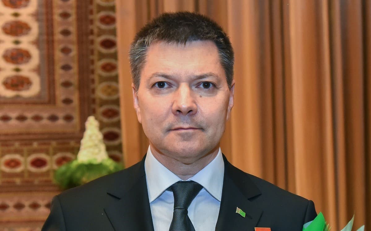 Сердар Бердымухамедов поздравил с Днем космонавтики Олега Кононенко