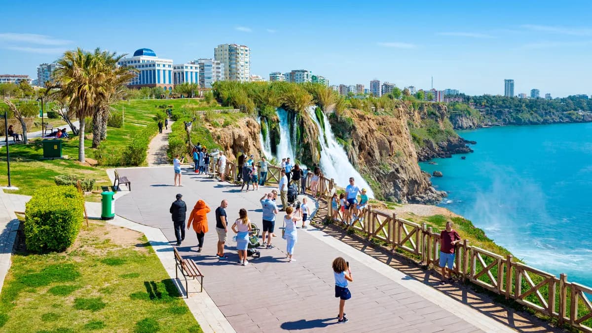 Турецкие курорты планируют заработать в сезон 60 миллиардов долларов
