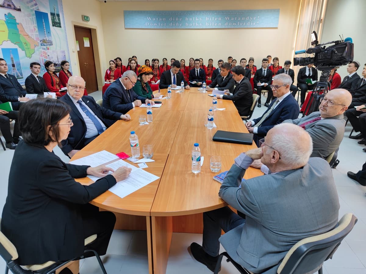 evropejskie-eksperty-proveli-dialog-o-nejtralitete-v-imo-mid-turkmenistana