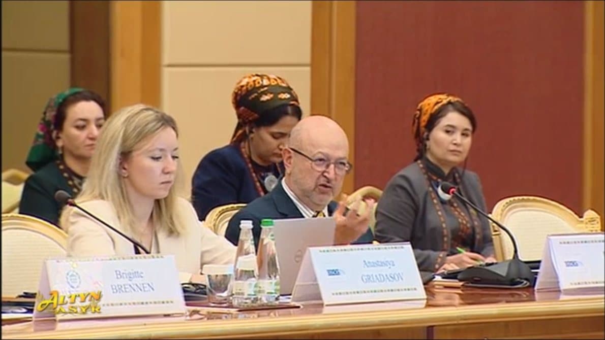 parlamentarii-evropy-i-centralnoj-azii-vystupili-v-ashhabade-za-nejtralizm-v-dialoge