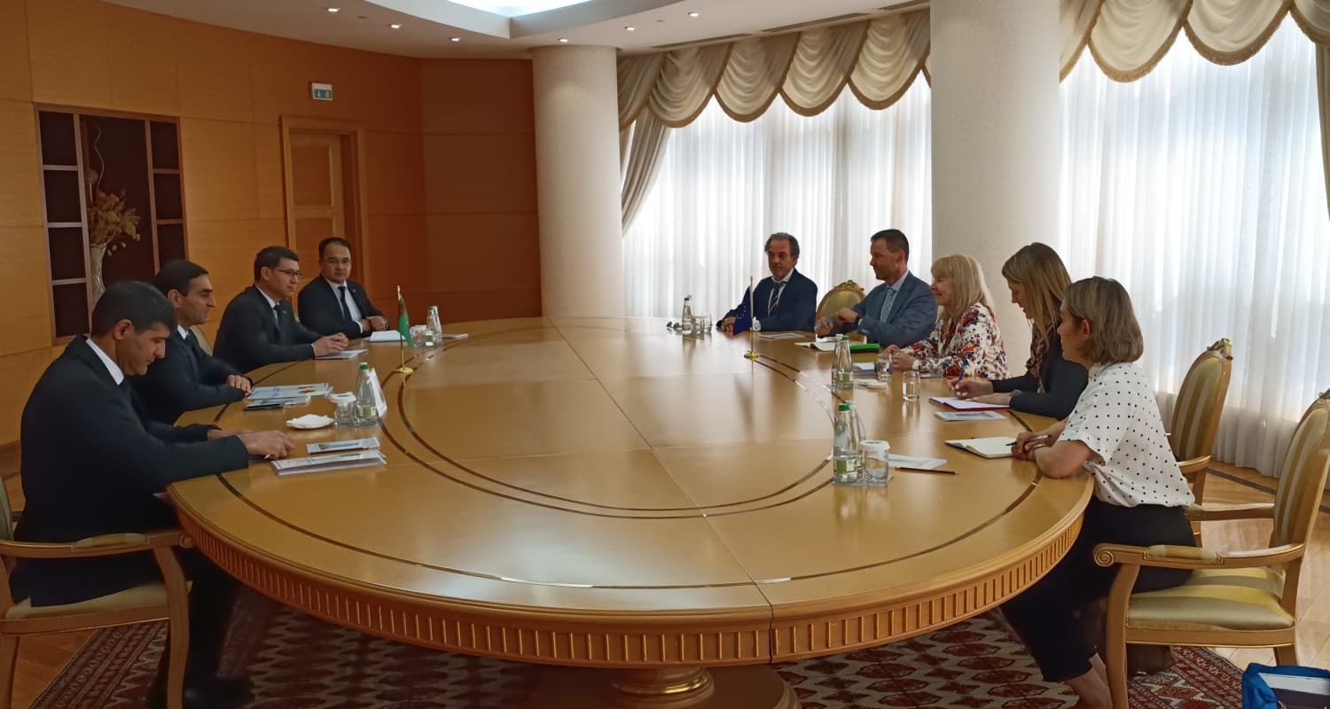 ashhabad-stal-mestom-vstrechi-specpredstavitelej-es-i-stran-centralnoj-azii-po-afganistanu