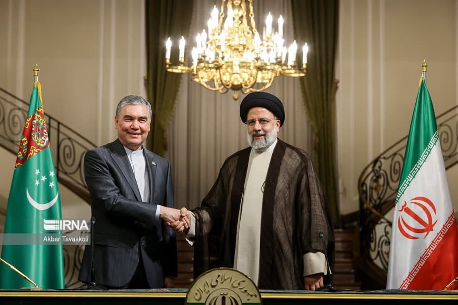 asgabat-tahrana-iki-yurdun-ministrliklerinin-wekiliyetlerinin-saparlaryny-yzygiderli-gurap-durmagy-teklip-etdi