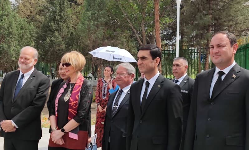 novyj-ofis-centra-obse-v-ashhabade-investicii-v-partnerstvo-i-obshchie-cennosti