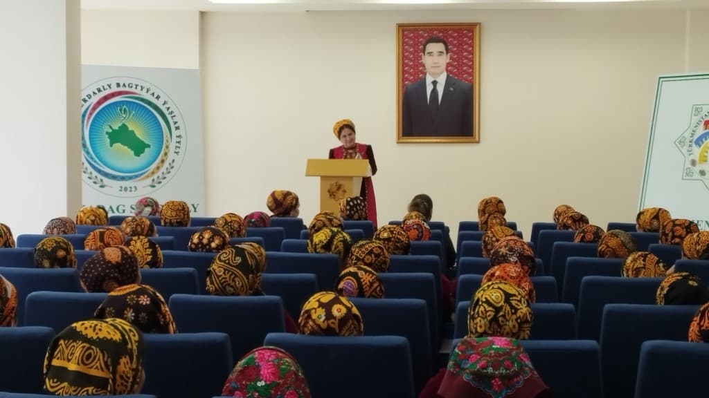 «Türkmenaragatnaşyk» agentliginde Çagalary goramagyň halkara gününe bagyşlanyp maslahat geçirildi