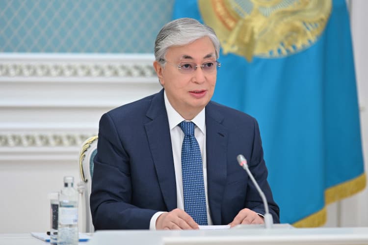 План по подготовке 100 тысяч ИТ-специалистов в Казахстане успешно реализуется — Токаев