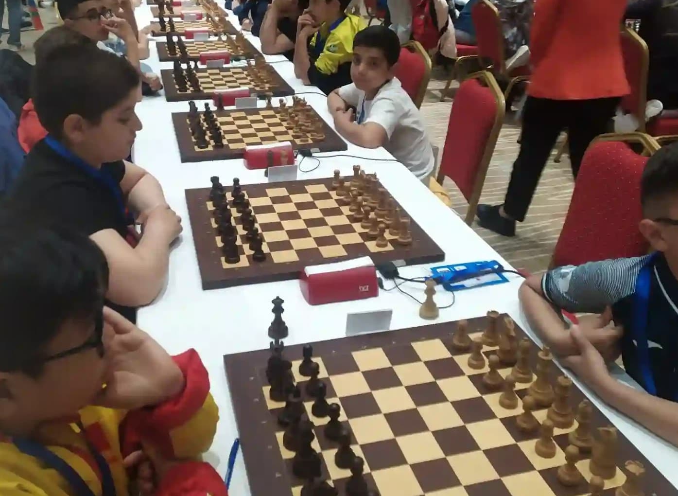 yunye-turkmenskie-shahmatisty-uspeshno-startovali-na-chempionate-mira-v-batumi