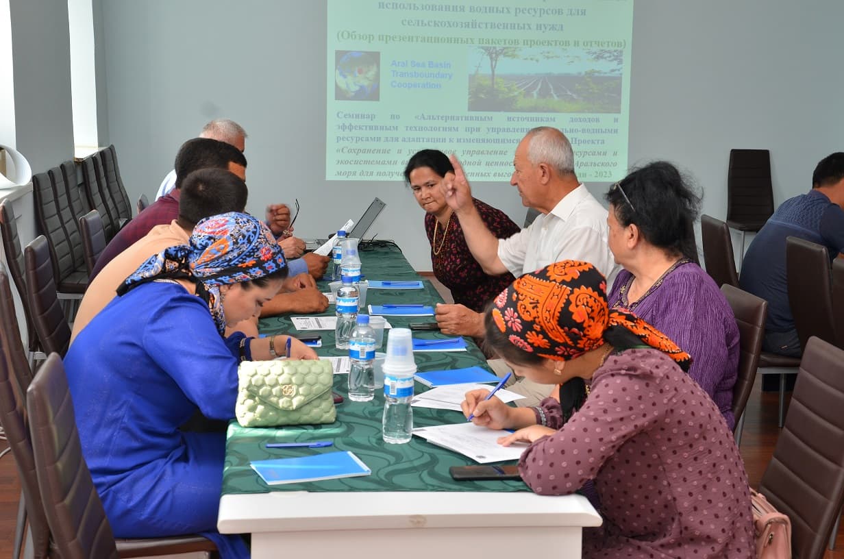 innovacionnye-podhody-v-oblasti-sadovodstva-teplichnogo-hozyajstva-i-oroshaemogo-zemledeliya-obsudili-na-seminare-v-gorode-sejdi