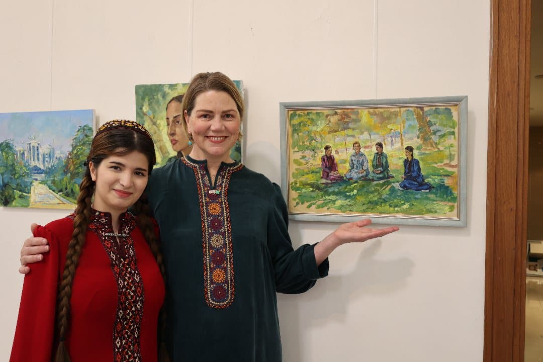 captivating-plein-air-dialogue-art-brings-peoples-closer