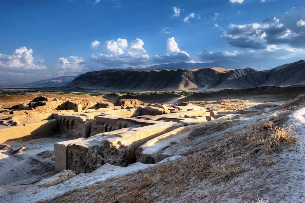 ostanki-pervyh-obitatelej-zemli-vozrastom-do-27-mlrd-let-nashli-v-baherdenskom-rajone-ahala