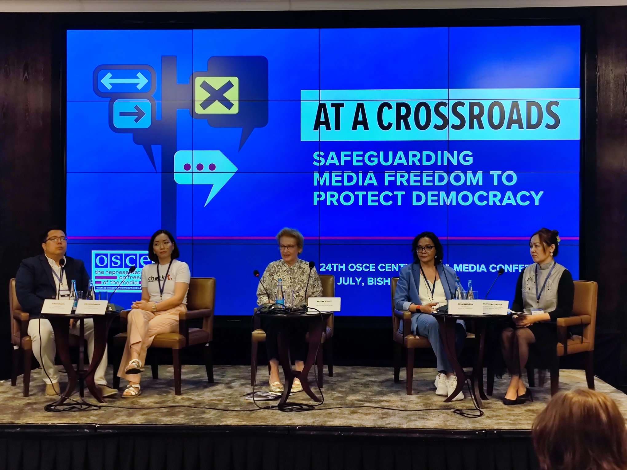 turkmenskie-zhurnalisty-i-eksperty-uchastvuyut-v-centralnoaziatskoj-konferencii-smi-v-bishkeke