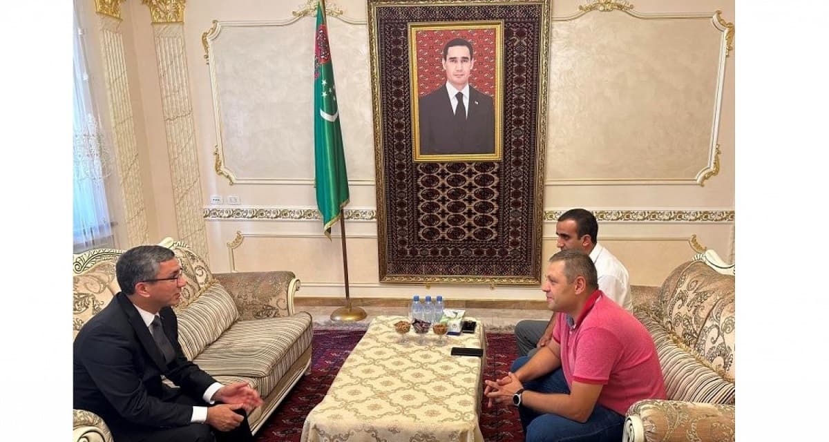 The topic of the upcoming visit of the delegation of the Chamber of Commerce
and Industry of Armenia to Turkmenistan was discussed on Friday during a
meeting in Yerevan by Ambassador Extraordinary and Plenipotentiary of
Turkmenistan to the Republic of Armenia Muhammetgeldy Ayazov and Vice
President of the Chamber of Commerce and Industry of Armenia Karen Ivanov.
The diplomat assured that the Turkmen side would assist in organizing and
conducting the upcoming visit, according to the website of the Turkmen Foreign
Ministry.