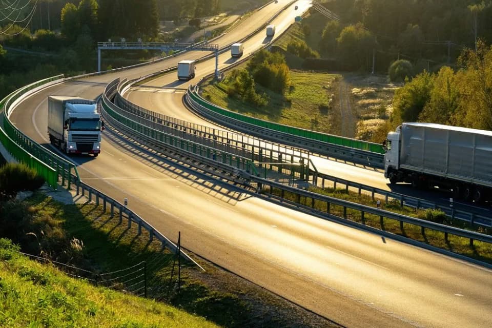 uzbekistan-turkmenistan-iran-planiruyut-sozdat-mezhdunarodnyj-transportnyj-koridor