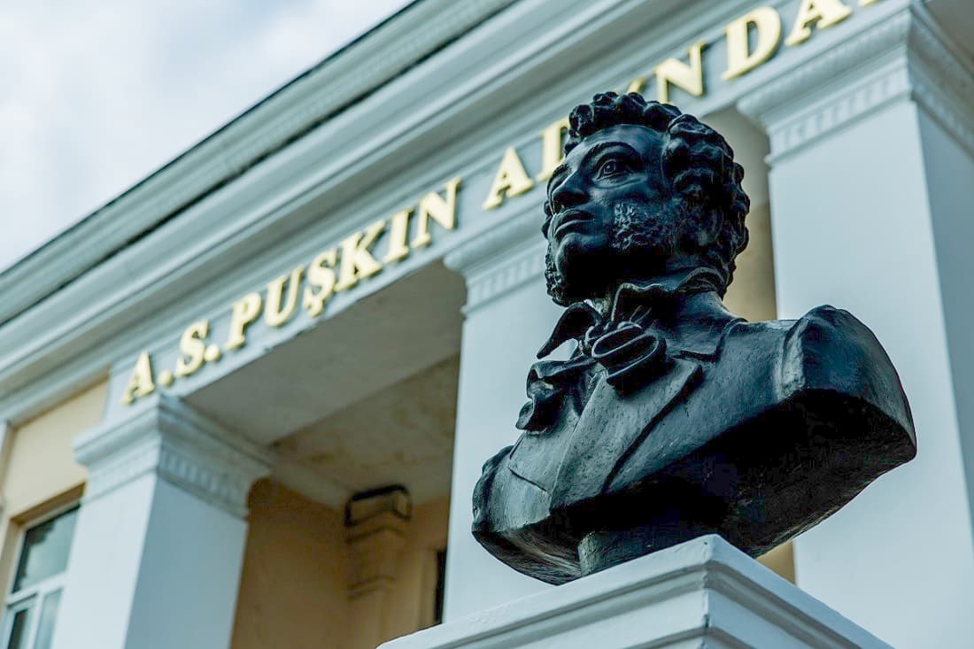 russian-language-remains-demand-turkmenistan