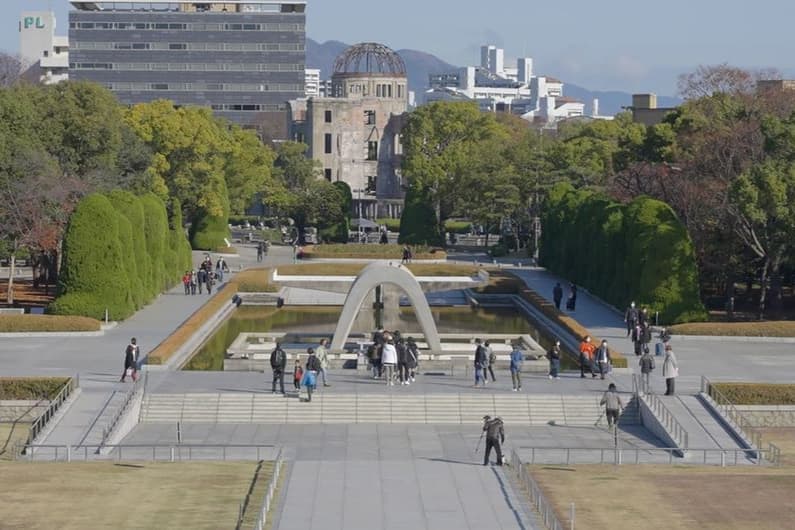 paper-cranes-hiroshima