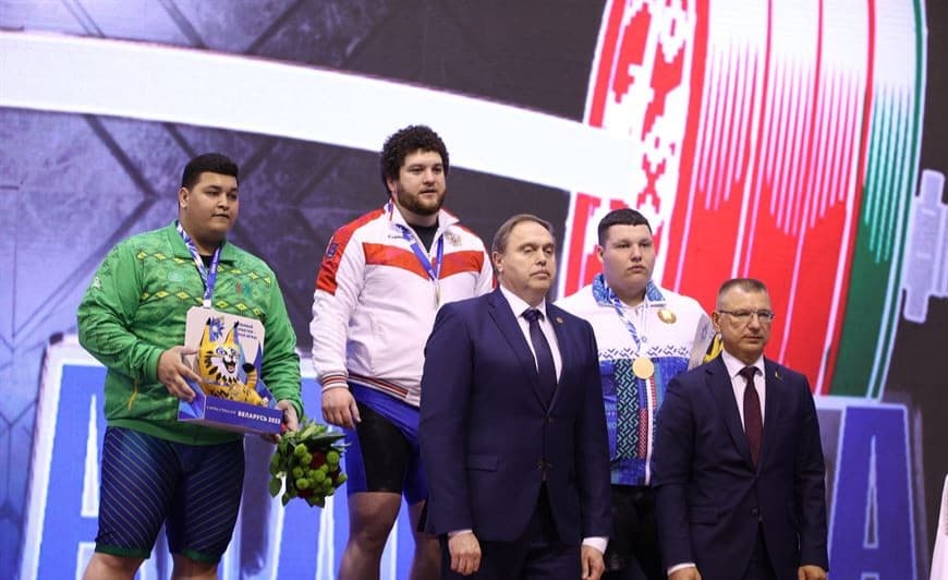 The Turkmen weightlifter won silver at the II Games of the CIS countries