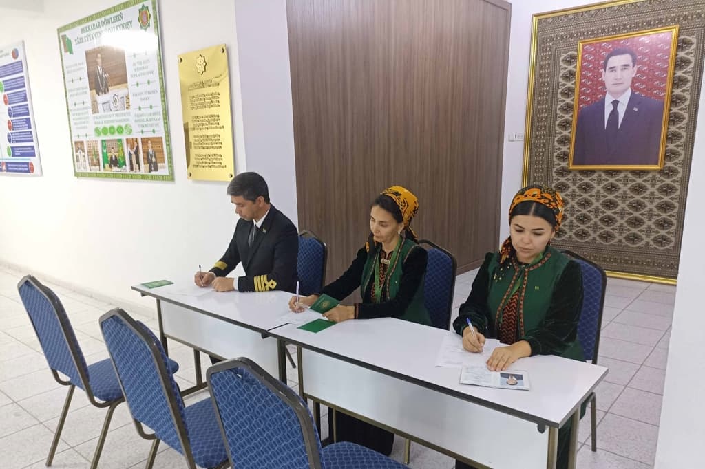 turkmendenizderyayollary-agentliginin-garamagyndaky-orta-hunar-okuw-mekdeplerinde-2023-2024-nji-okuw-yyly-ucin-dalasgarleri-kabul-edislik-gyzgalanly-dowam-edyar