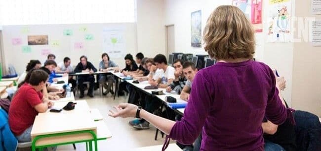 Aşgabatdaky Fransuz instituty okuwlaryň başlaýandygyny habar berýär