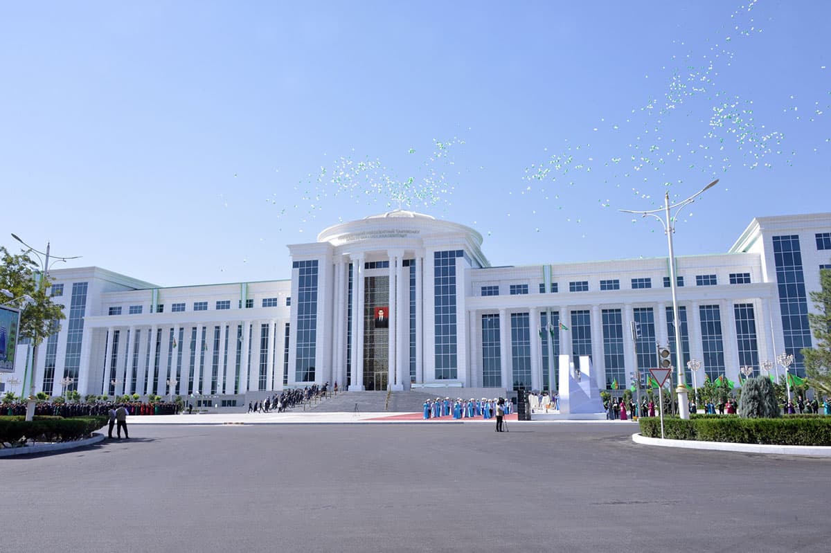 new-complex-buildings-academy-civil-service-was-awarded-certificates-architecture-and-innovation