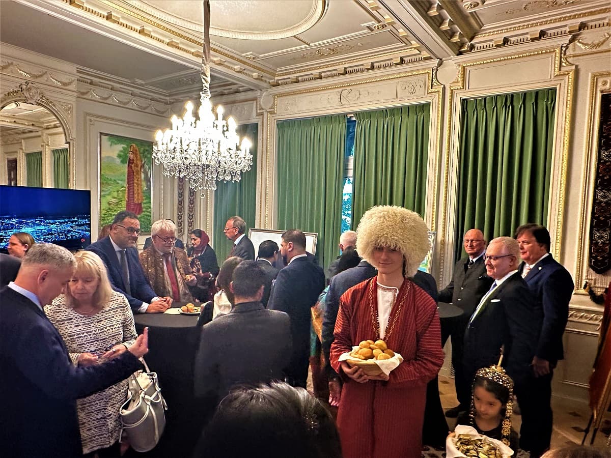 festive-evening-brussels-cultural-dialogue-against-backdrop-rich-heritage-turkmenistan