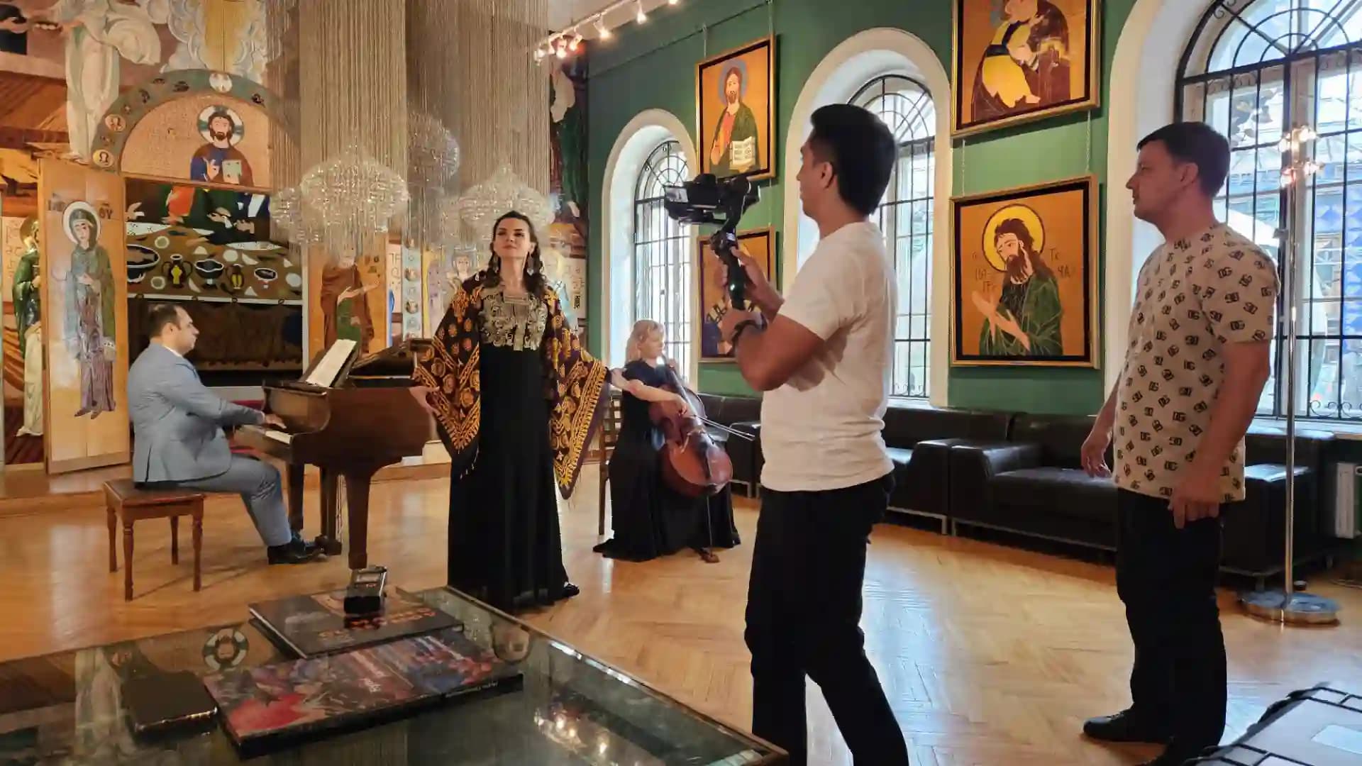 few-monologues-cinema-crew-film-about-magtymguly-visited-moscow