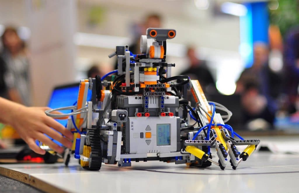 minobrazovaniya-turkmenistana-i-detskij-fond-oon-provedut-festival-robotov