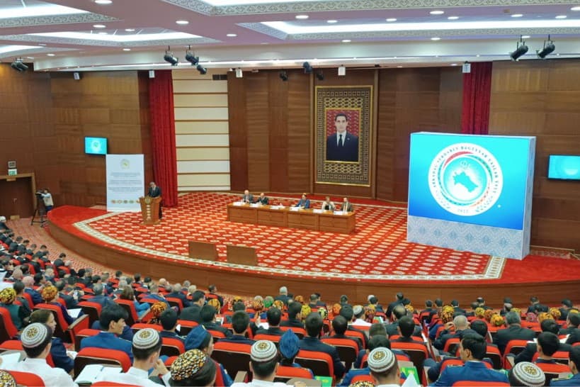 asgabatda-halkara-hyzmatdaslygy-osdurmegin-tejribesi-we-geljegi-maslahatlasyldy