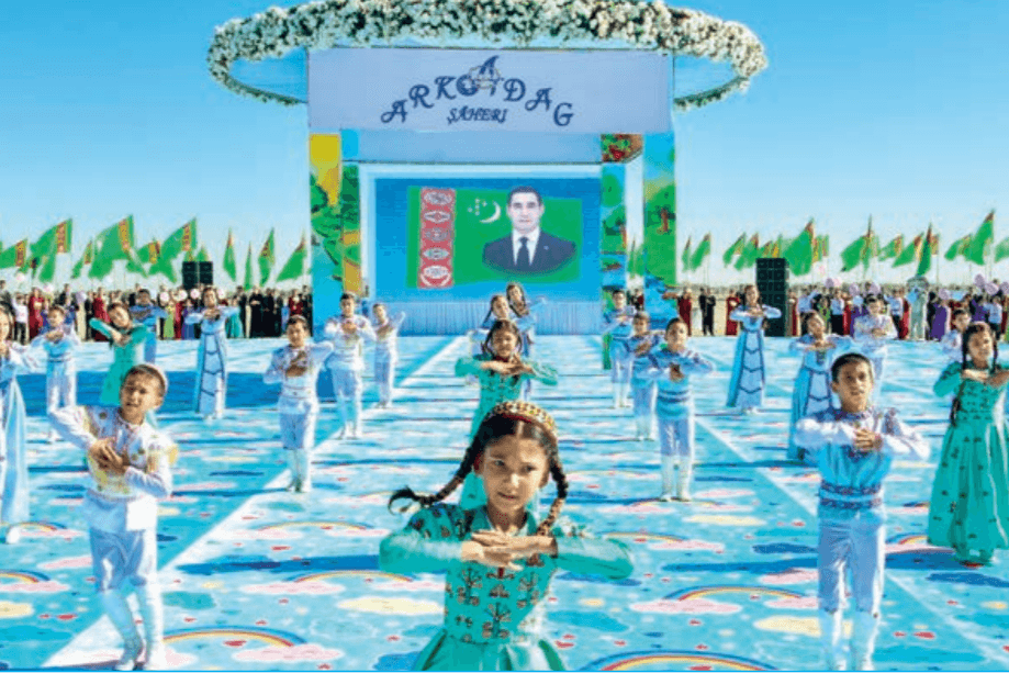 zakladka-novogo-detskogo-parka-proshla-v-gorode-arkadag