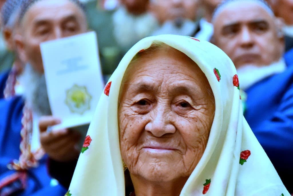 zenan-kalby-ordenine-eye-bolanlar-malim-edildi