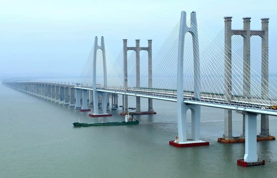 china-launched-high-speed-railway-over-sea