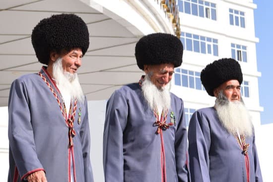serdar-berdymuhamedov-pozdravil-turkmenistan-s-mezhdunarodnym-dnem-pozhilyh-lyudej