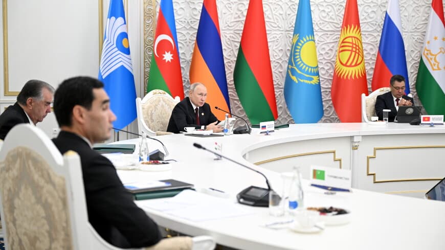 President of the Russian Federation presents CIS leaders with literary collections of works of the Commonwealth