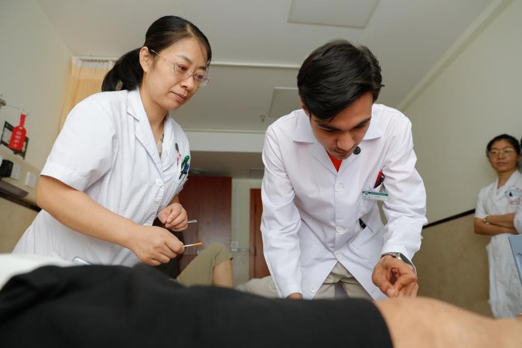 Pekinde bilim ulgamynda türkmen-hytaý hyzmatdaşlygynyň geljegine garaldy