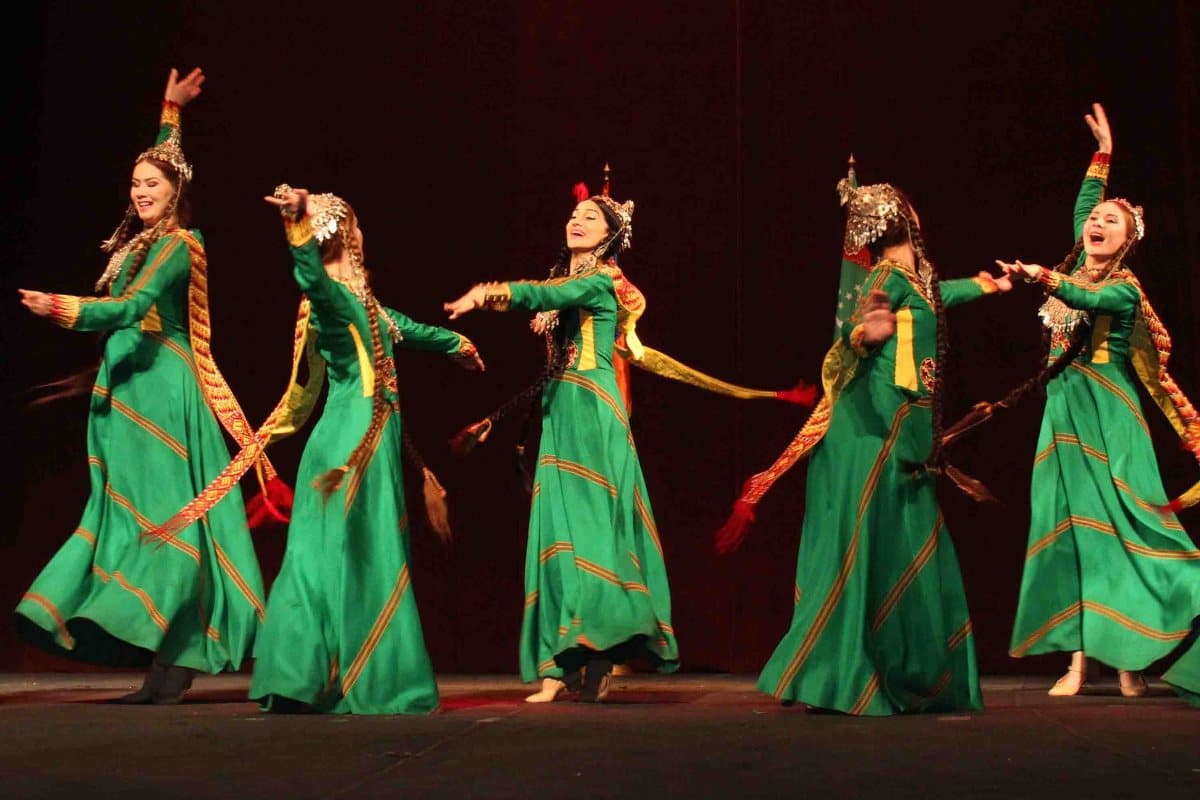 tvorcheskaya-delegaciya-turkmenistana-otpravilas-v-albukerke