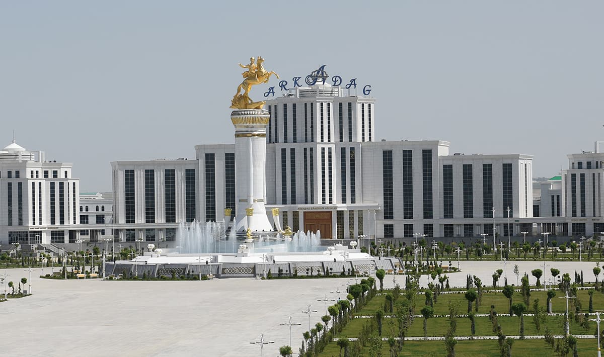 prezident-turkmenistana-priglasil-tureckie-kompanii-uchastvovat-v-stroitelnyh-proektah-goroda-arkadag-i-ashhabad-siti
