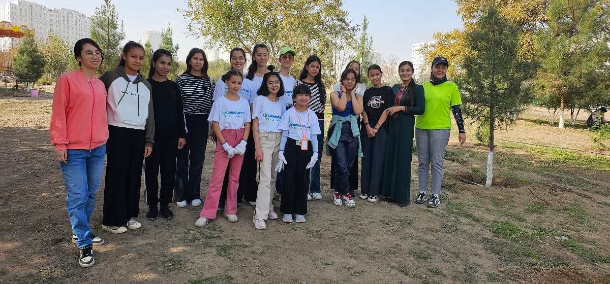 v-ashhabadskom-parke-proshla-ozelenitelnaya-eko-akci