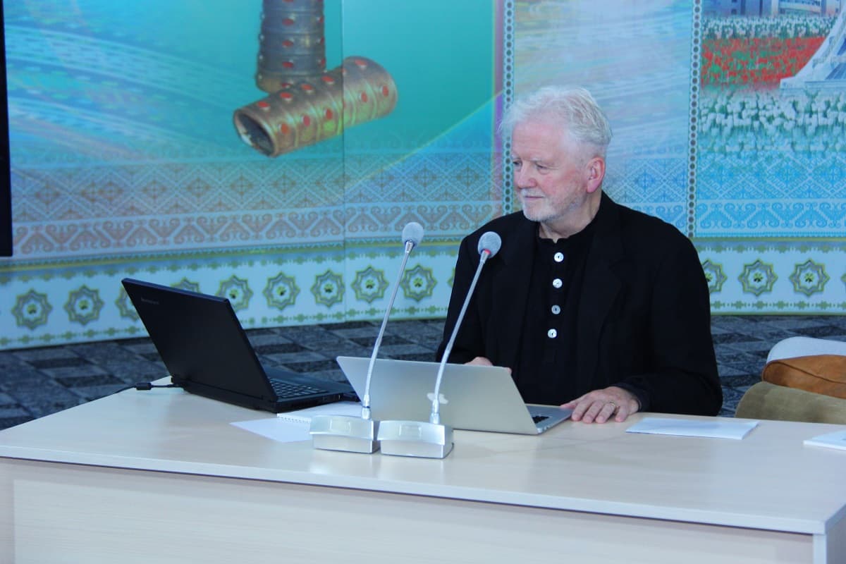 polskij-issledovatel-rasskazal-o-vostochnyh-kornyah-evropejskoj-muzyki-na-vstreche-v-tnk