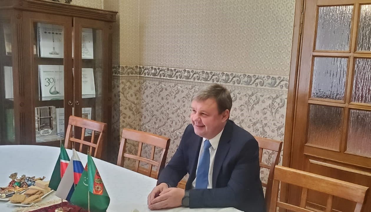 tatarystan-respublikasy-gazetinin-bas-redaktory-turkmenistanda-resmi-bellige-alyndy