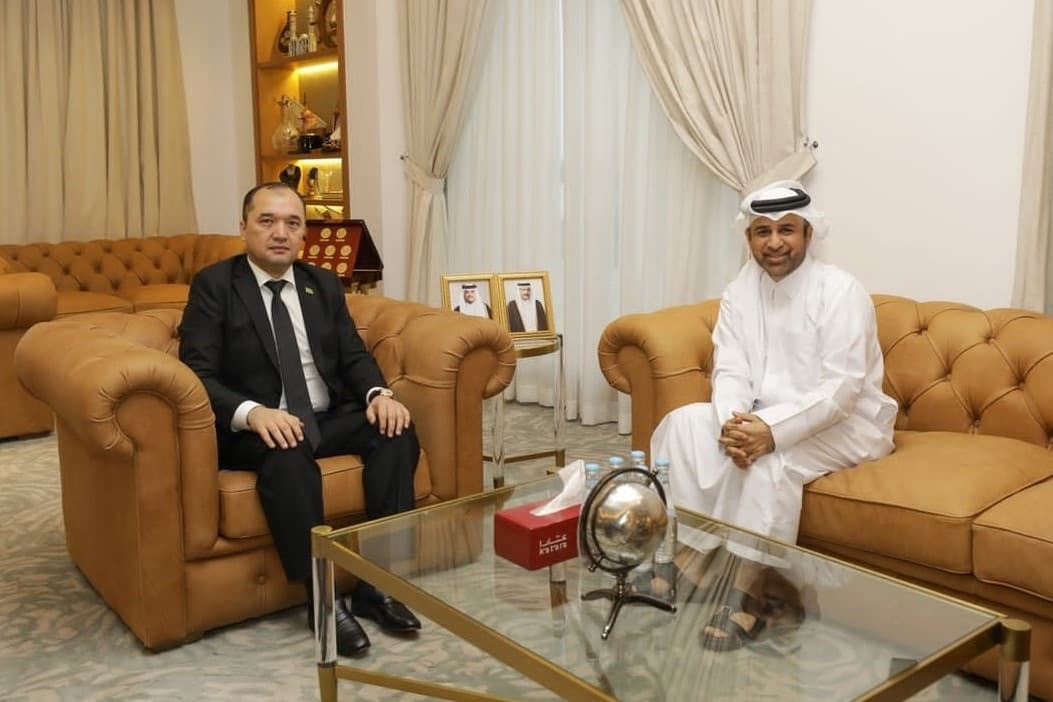 turkmen-ilcisi-katar-dowletinin-medeni-merkezinin-yolbascysy-bilen-dususdy