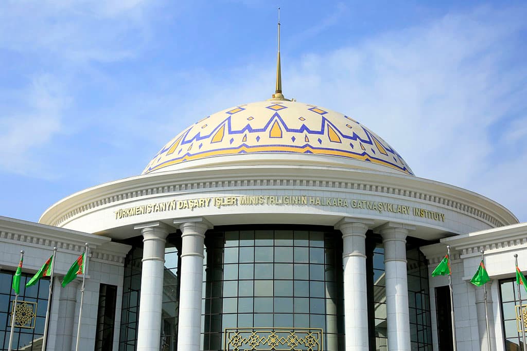 prepodavateli-i-studenty-imo-mid-turkmenistana-oznakomilis-s-deyatelnostyu-dipakademii-imeni-anvara-gargasha-oae