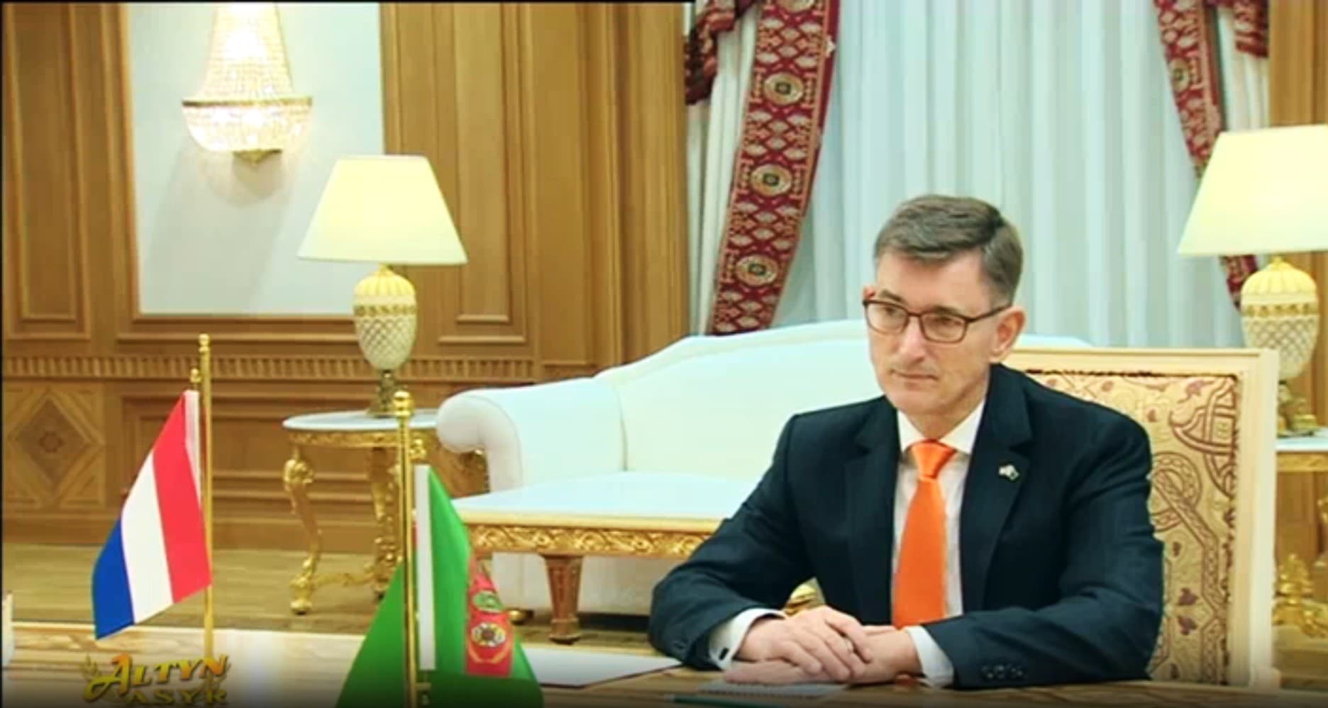 niderlandlaryn-ilcisi-turkmenistanda-ise-baslady